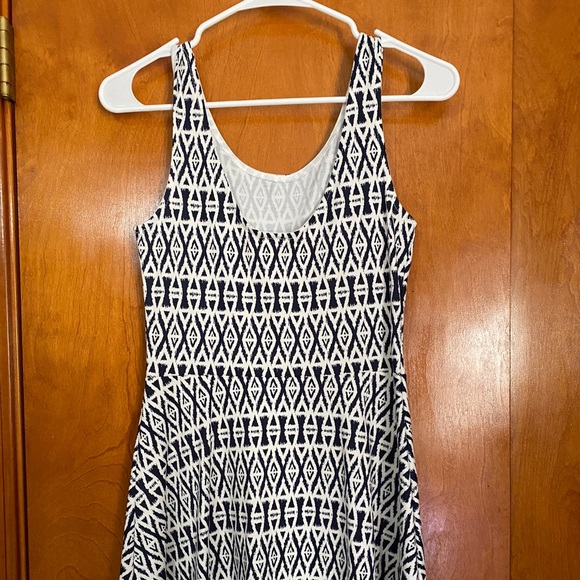H&M Blue and White Aztec Print Cocktail Dress - Picture 2 of 2